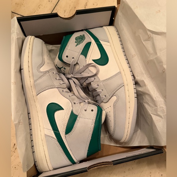 Jordan Air 1 Mid in Summit White and Pine Green